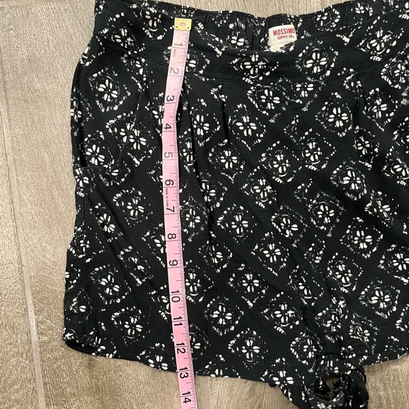 Mossimo Shorts with pockets 100% Rayon Material Stretchy Waistband - Picture 3 of 4